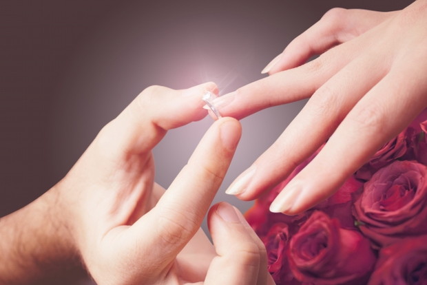結婚指輪にオススメの刻印例。永遠の愛を誓うメッセージを刻んで下さいね。